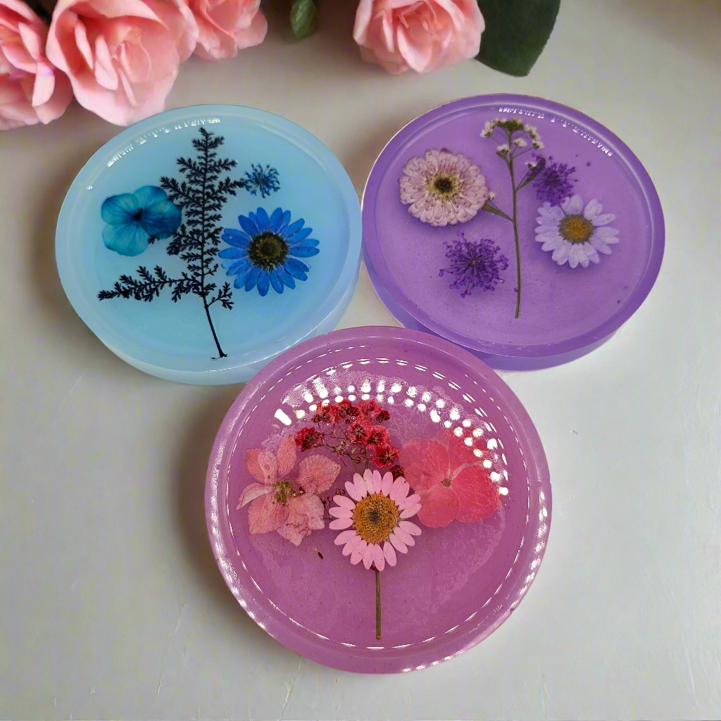 Circular Jewelry Tray with Flowers in Pastel Colors