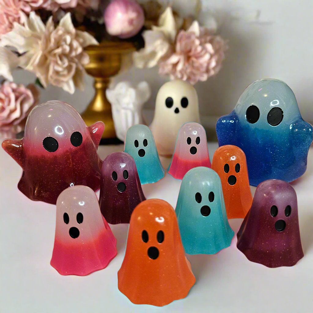 Spooky Kawaii Ghost Resin Figure Lamp for Halloween Decoration - Medium Size