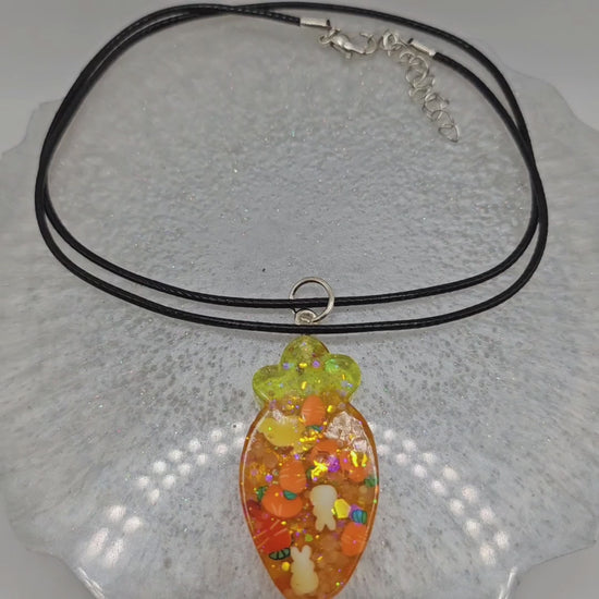 Resin Carrot Necklace with Bunny Decorations for Easter